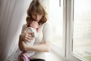 Just had a Baby? Feeling Overwhelmed? A Postpartum Doula Can Help.